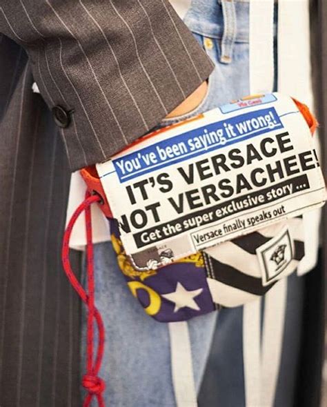 it's versace not versachee bag|versace is wrong.